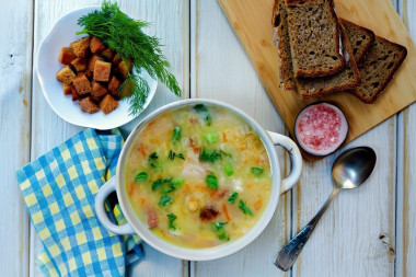 Суп гороховый с копчеными ребрами и курицей