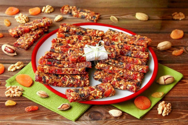 Батончики из сухофруктов и орехов своими руками