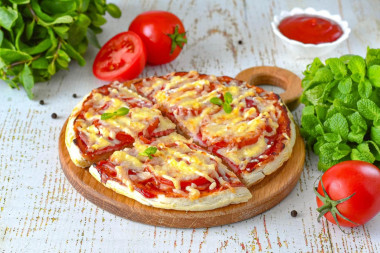 Пицца в аэрогриле из слоеного теста