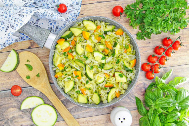 Кабачки с капустой на сковороде