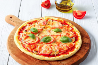 Пицца на тонком тесте без дрожжей