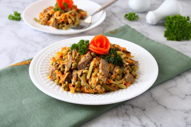 Салат обжорка классический с печенью и солеными огурцами