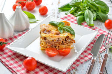 Лазанья классическая с мясным фаршем в духовке