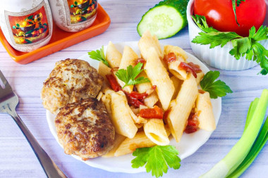 Котлеты с макаронами