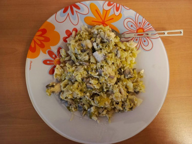 тушёная капуста с куриным филе и шампиньоном в сметане