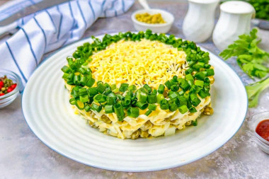 Салат Чайка с сыром и горошком