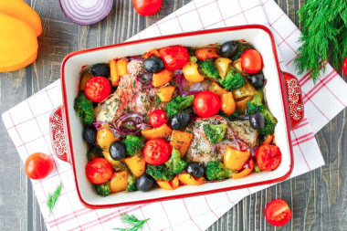 Морской окунь запеченный в духовке с овощами