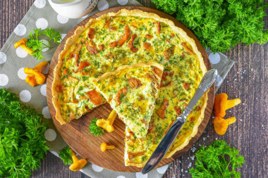 Открытый пирог киш с лисичками