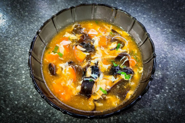 Овощной суп с грибами муэр