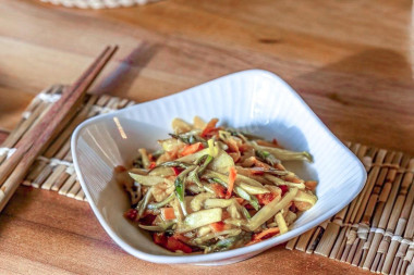 Салат морская капуста с морковкой по корейски