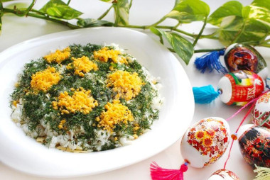 Салат с шампиньонами, твердым сыром и куриным филе