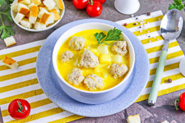 Сливочный суп с фрикадельками