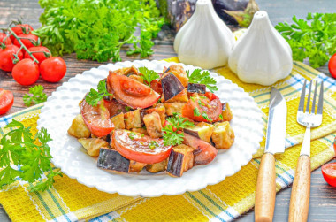 Хрустящие баклажаны с помидорами и соевым соусом