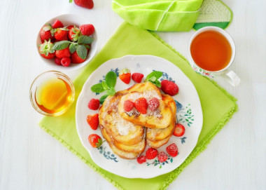 Гренки из батона на сковороде с яйцом и молоком