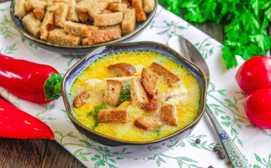Сливочный суп с плавленным сыром и курицей