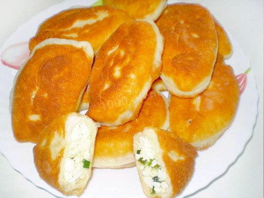 Пирожки дрожжевые жареные с яично-луковой начинкой
