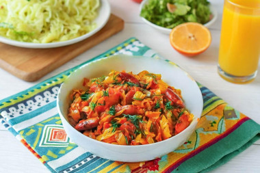 Тушеная капуста с фасолью