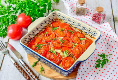 Мясо с помидорами луком в духовке