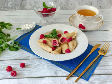 Вареники с малиной из теста на кефире