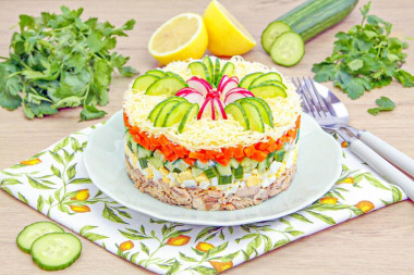 Салат с горбушей и огурцом