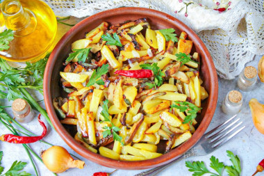 Грузди с картошкой жареные