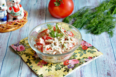 Салат с копченым сыром и помидорами