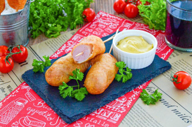 Сосиски в кляре на палочке