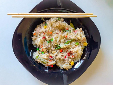 Фунчоза с фаршем и овощами