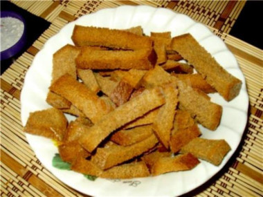 Сухарики на подсолнечном масле с чесноком и травами