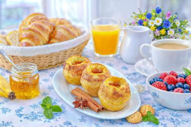Запеченные яблоки с медом и корицей в духовке