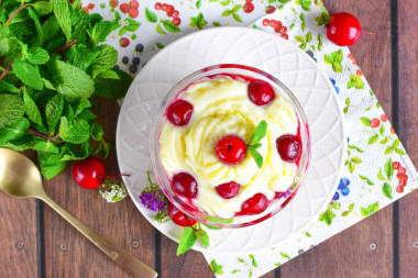 Заварной крем с вишней