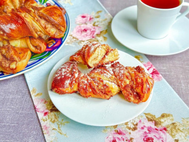 Булочки с грецкими орехами и корицей