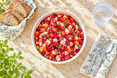 Салат из вареной свеклы и моркови