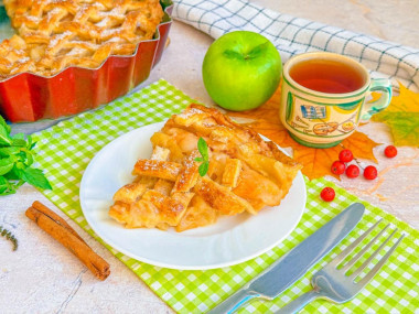 Осенний пирог с яблочной начинкой