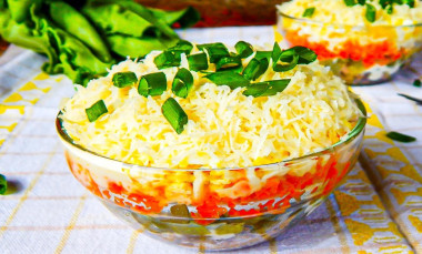 Салат из куриной печени слоеный