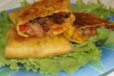 Рецепт - Буррито с маринованными огурцами - Шаг 7 -  Подаём буррито горячими.Приятного аппетита!