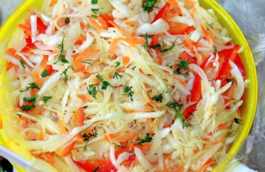 Салат консервированная сайра с капустой