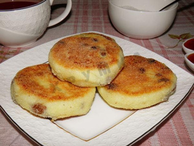 Сырники с манной крупой и творогом в мультиварке