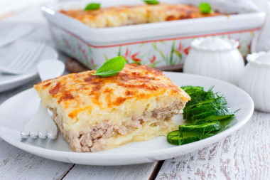 Тертый картофель с фаршем в духовке