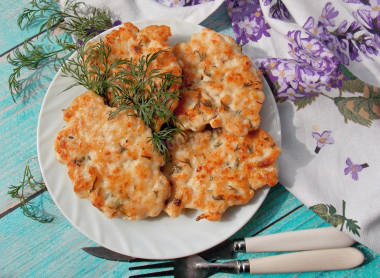 Рубленые куриные котлеты со сметаной