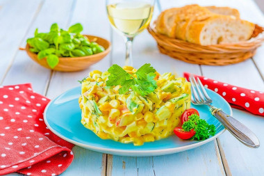 Салат с крабовыми палочками огурцом и яйцом
