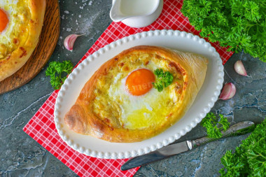 Хачапури по аджарски чкмерули