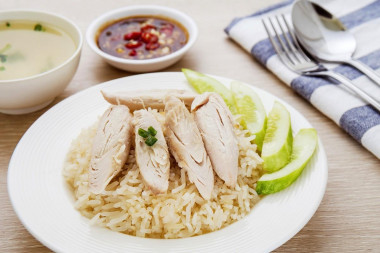 Курица на пару с лимоном и травами в мультиварке