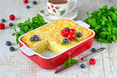 Запеканка с макаронами и творогом в духовке