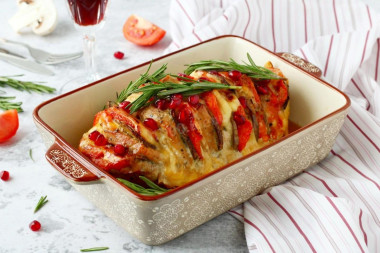 Индейка в духовке с грибами и сыром