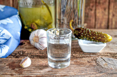 Самогон из сахара и дрожжей