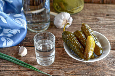 Самогон из сахара и дрожжей