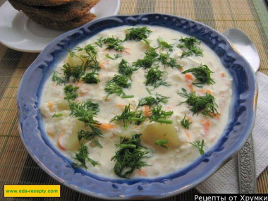 Сырный суп пюре с курицей, рисом и картошкой