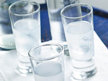 Дрожжевой самогон с сахаром и водой