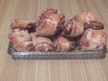 Гата с арахисом и кунжутом